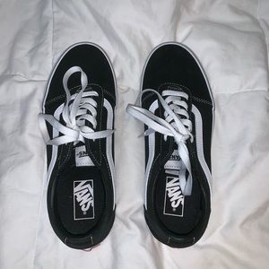 Vans Ward Lo Suede Sneaker size 10!